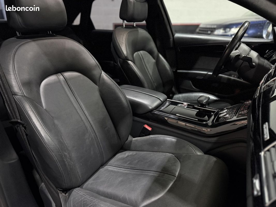 AUDI S8 PLUS 4.0 V8 TFSI 605 QUATTRO TIPTRONIC BVA - Toit ouvrant & Céramiques (image 20)