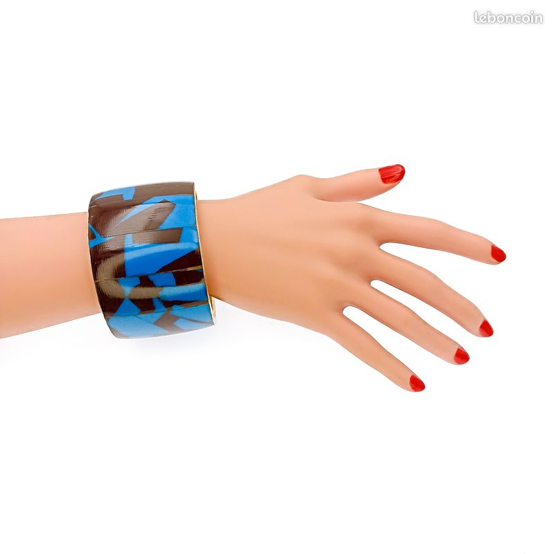 Large bracelet manchette vintage années 70 en laiton et résine bleue et marron, motif abstrait graphique, bijou design statement (image 7)