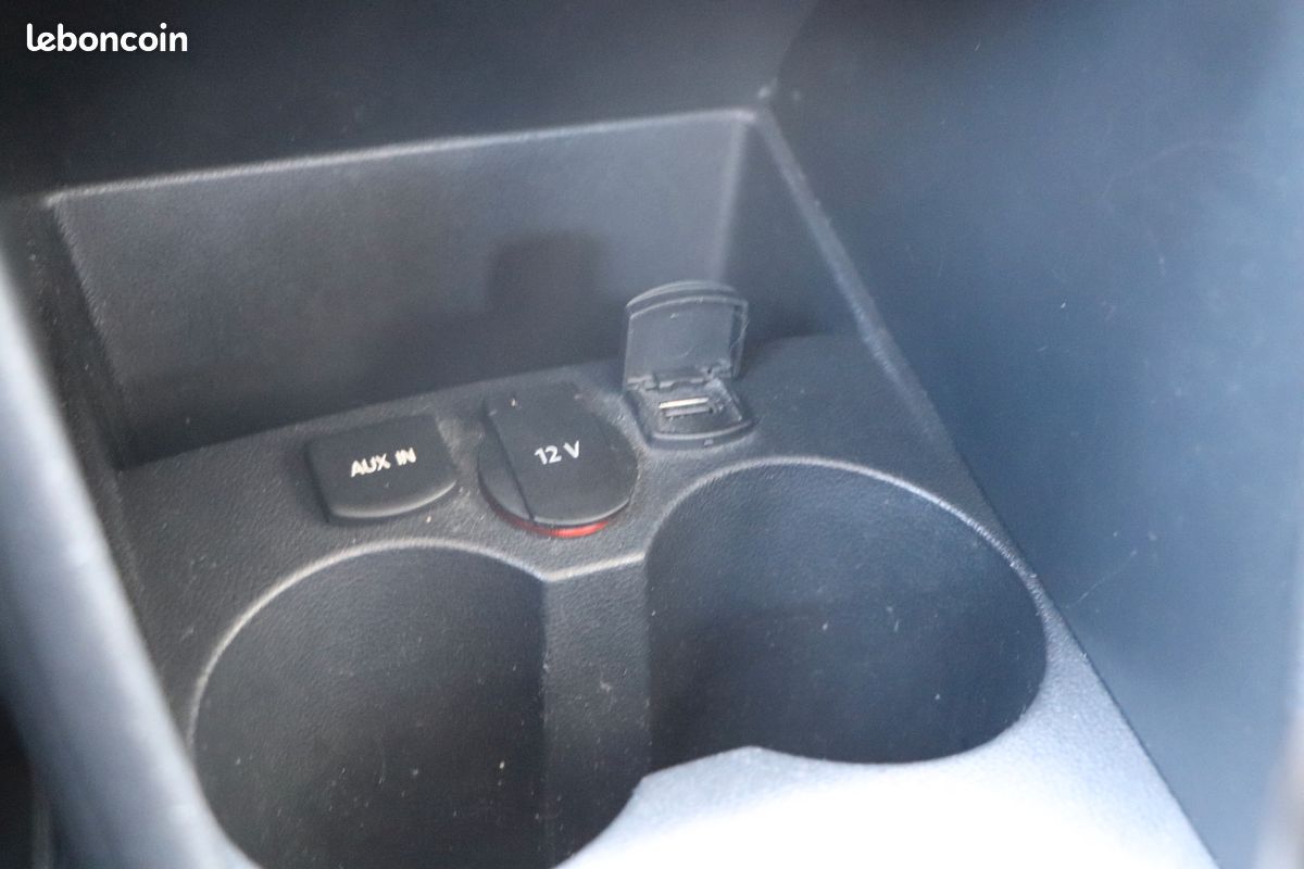 Volkswagen polo 1.2 tsi 90 lounge (image 26)