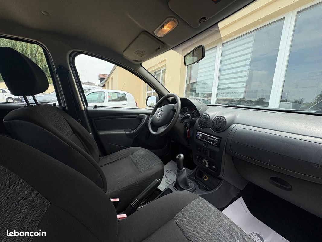 DACIA DUSTER 1.6 16v 105 4x2 Lauréate (image 9)