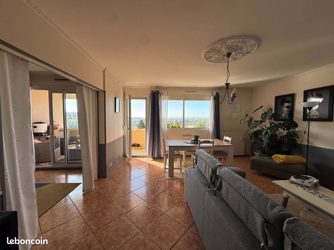 Appartement 4 pièces 90 m² · à Charleville-Mézières · 90 m² · 137 000 €