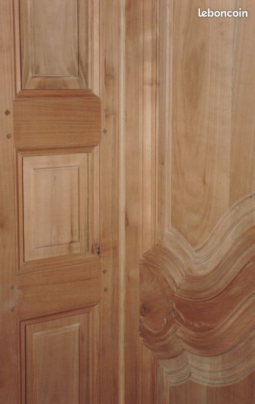 Double porte sculptées avec chambranle (image 5)