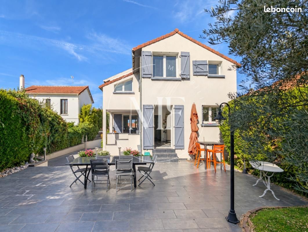 Maison 5 pièces 160 m² · à Nanterre · 160 m² · 899 000 €