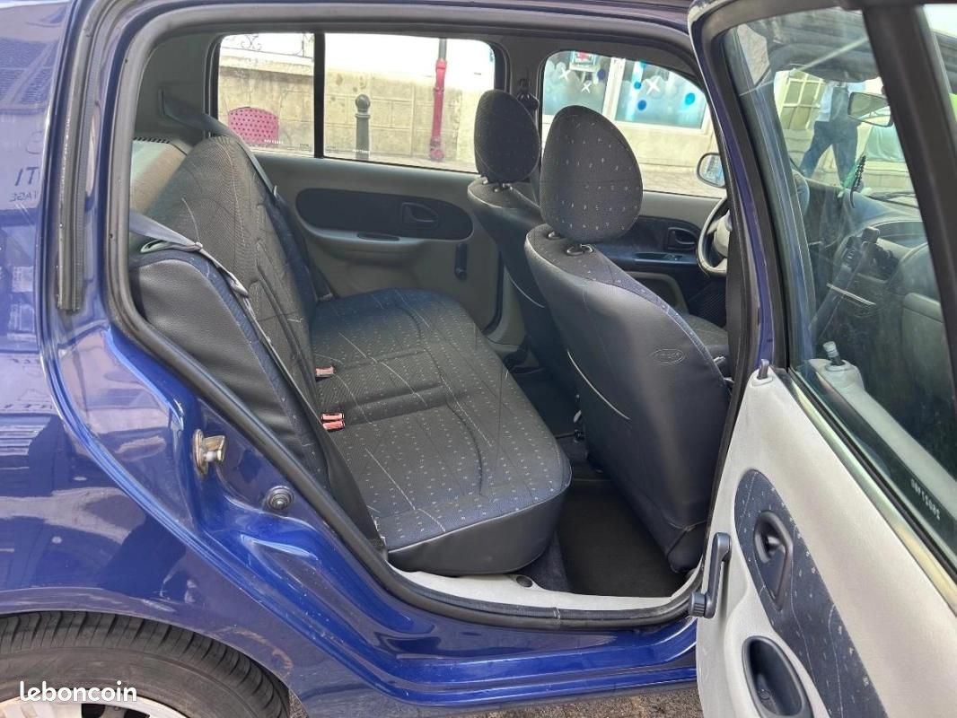 Renault Clio 1.2 60 AUTHENTIQUE (image 21)