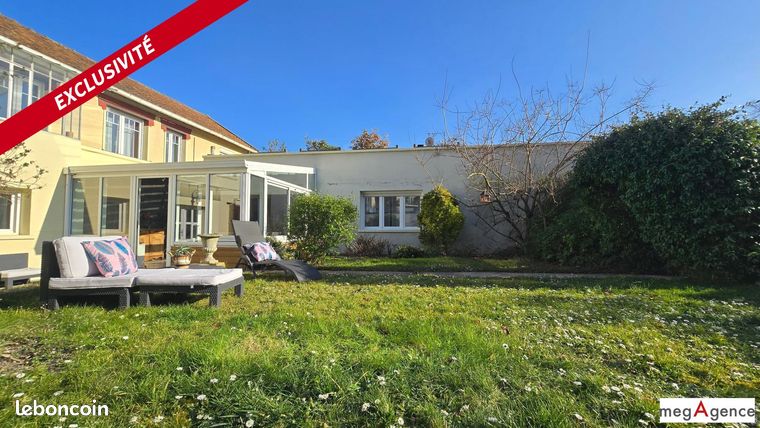 Propriété 9 pièces 261 m²