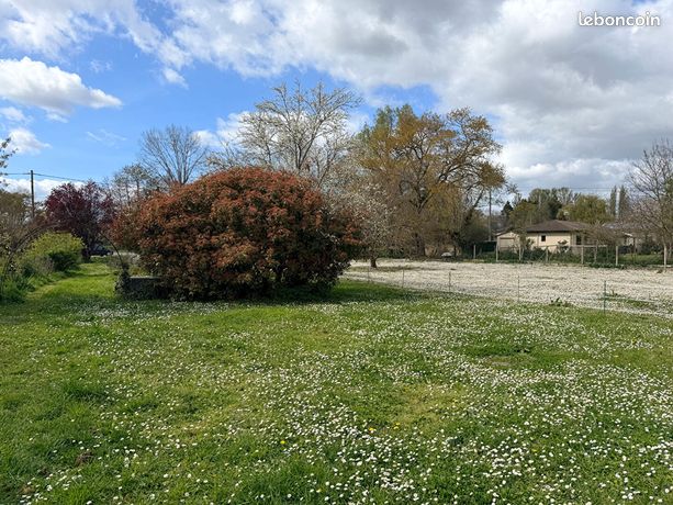 Terrain 2600 m² SAINT LAURENT D ARCE