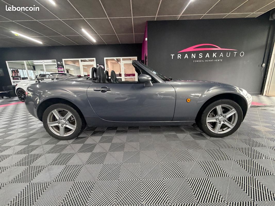 MAZDA MX-5 MX5 1.8L Elegance Cuir TOIT RIGIDE RETRACTABLE (image 14)