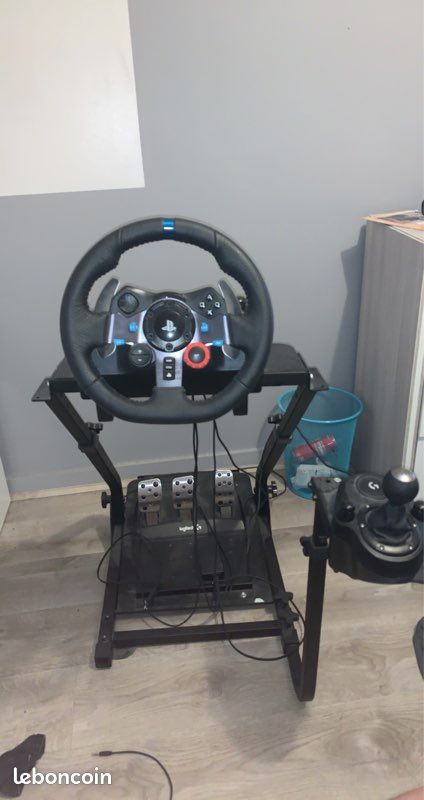 Je vend mon volant de PlayStation presque pas utilisé (image 1)