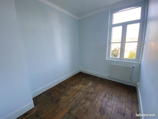 https://img.leboncoin.fr/api/v1/lbcpb1/images/b4/93/b3/b493b3b7fc148619d1e1451f199e9569a548beb4.jpg?rule=ad-image