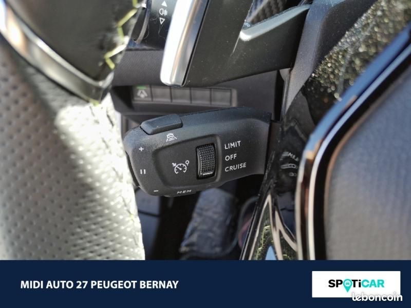 Peugeot 208 1.2 Hybrid 110ch GT e-DCS6 (image 14)