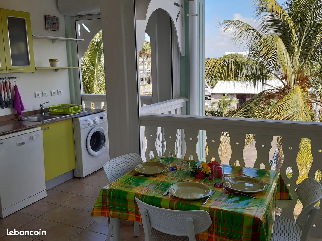 St Francois 97118 , Studio vue Marina , immeuble bord de plage , Résidence Savannah (image 3)
