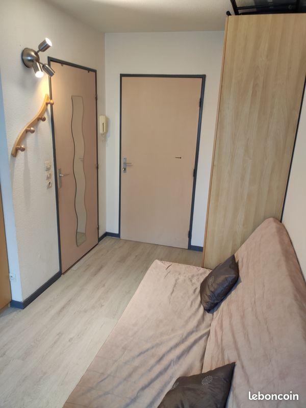 Appartement 1 pièce 17 m² · à Guyancourt · 17 m² · 600 €
