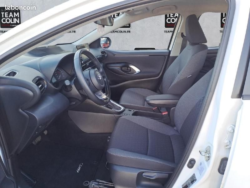 Toyota Yaris 116h Dynamic Business 5p + Programme Beyond Zero Academy MY22 (image 9)