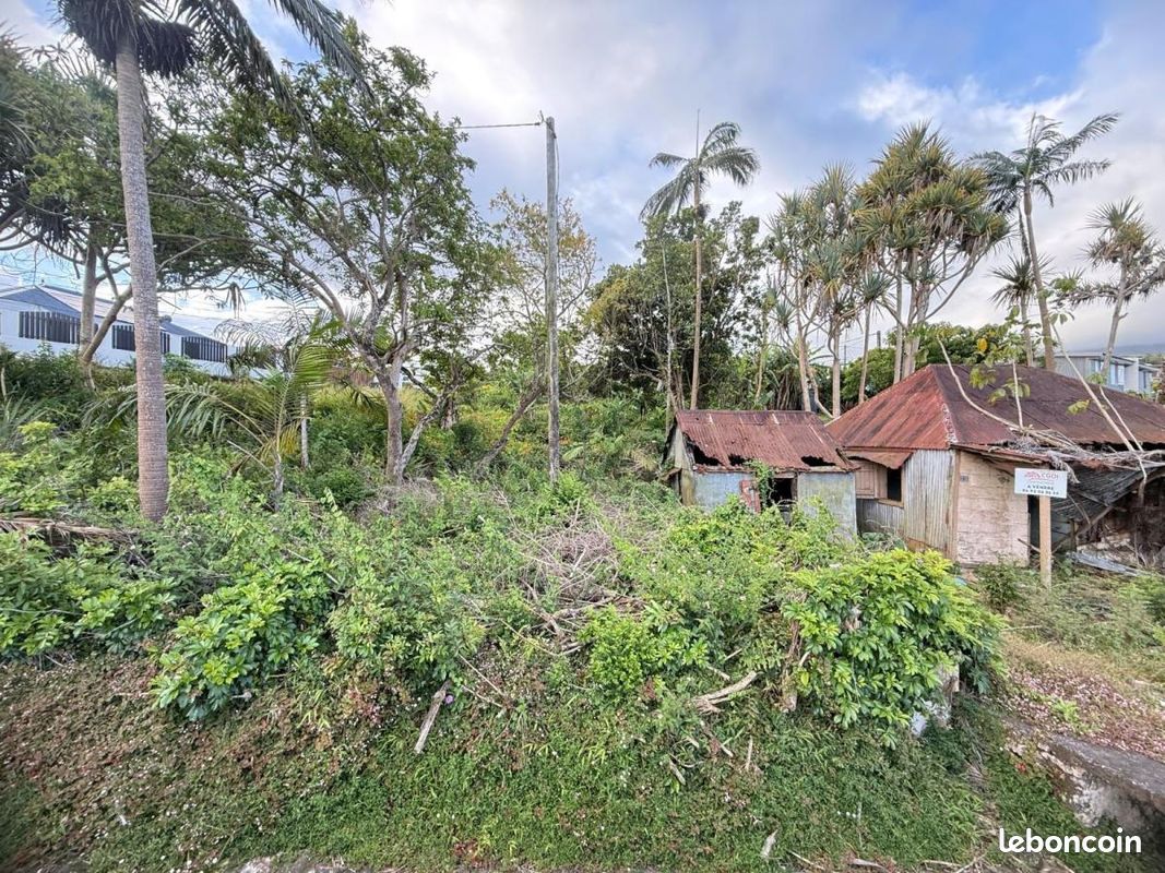 Terrain 987 m² · à Saint-Joseph · 987 m² · 151 709 €