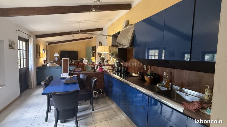 Propriété 6 pièces 148 m² — 11