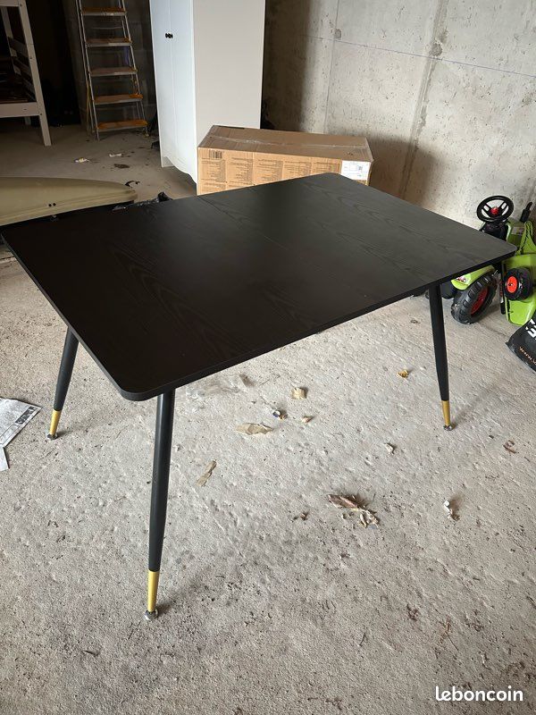 Table (image 1)