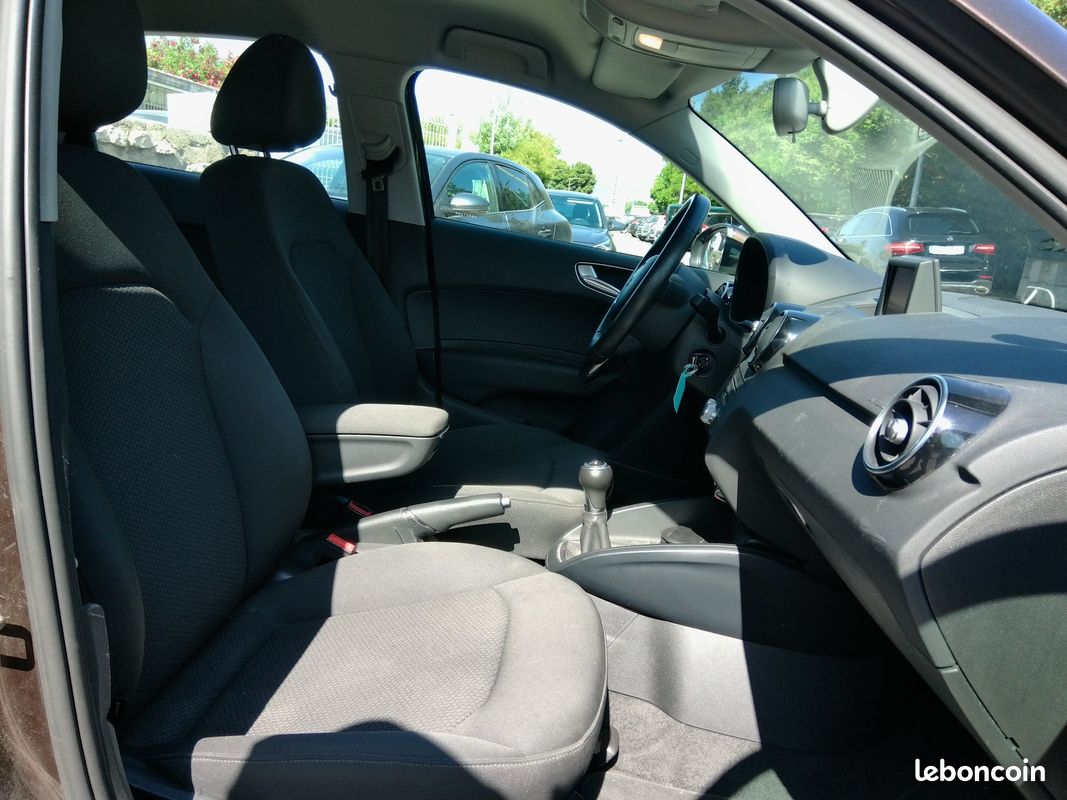 Audi a1 sportback 1.2 tfi 86 ambiente france / 1°main 12/12 77mkm radar ar/ja15/tel/regul/capteur pluie+lum/fact entretien (image 10)