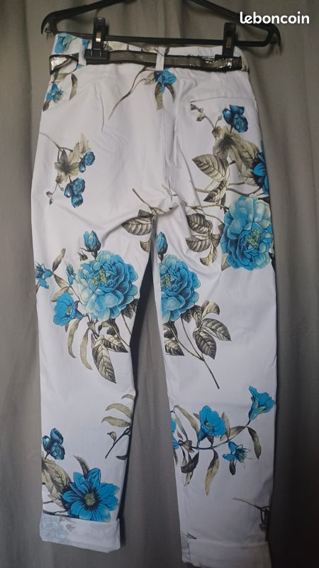 Pantalon fleuri bleu (image 2)