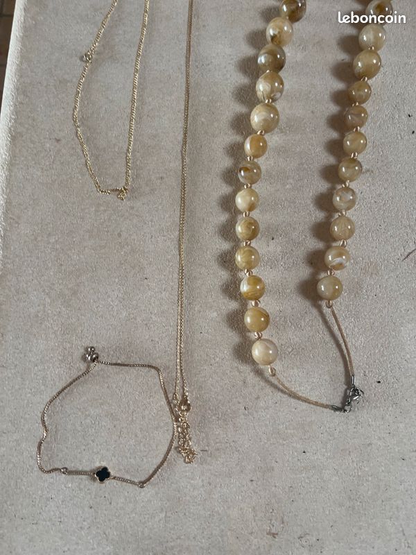 Lot de bijoux fantaisie (image 2)