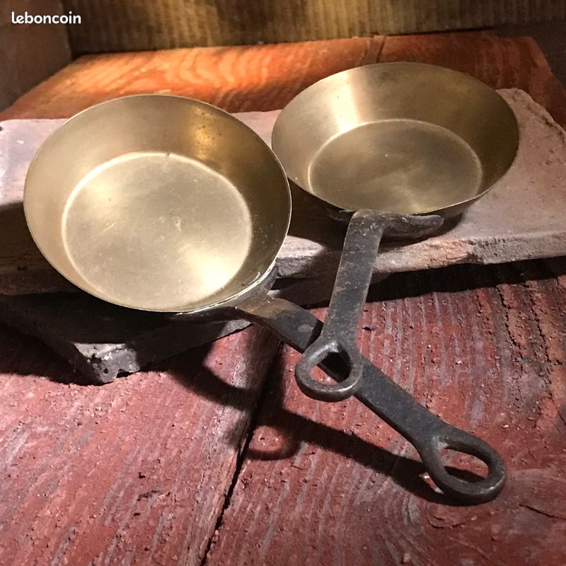 Deux petites casseroles en laiton (image 1)