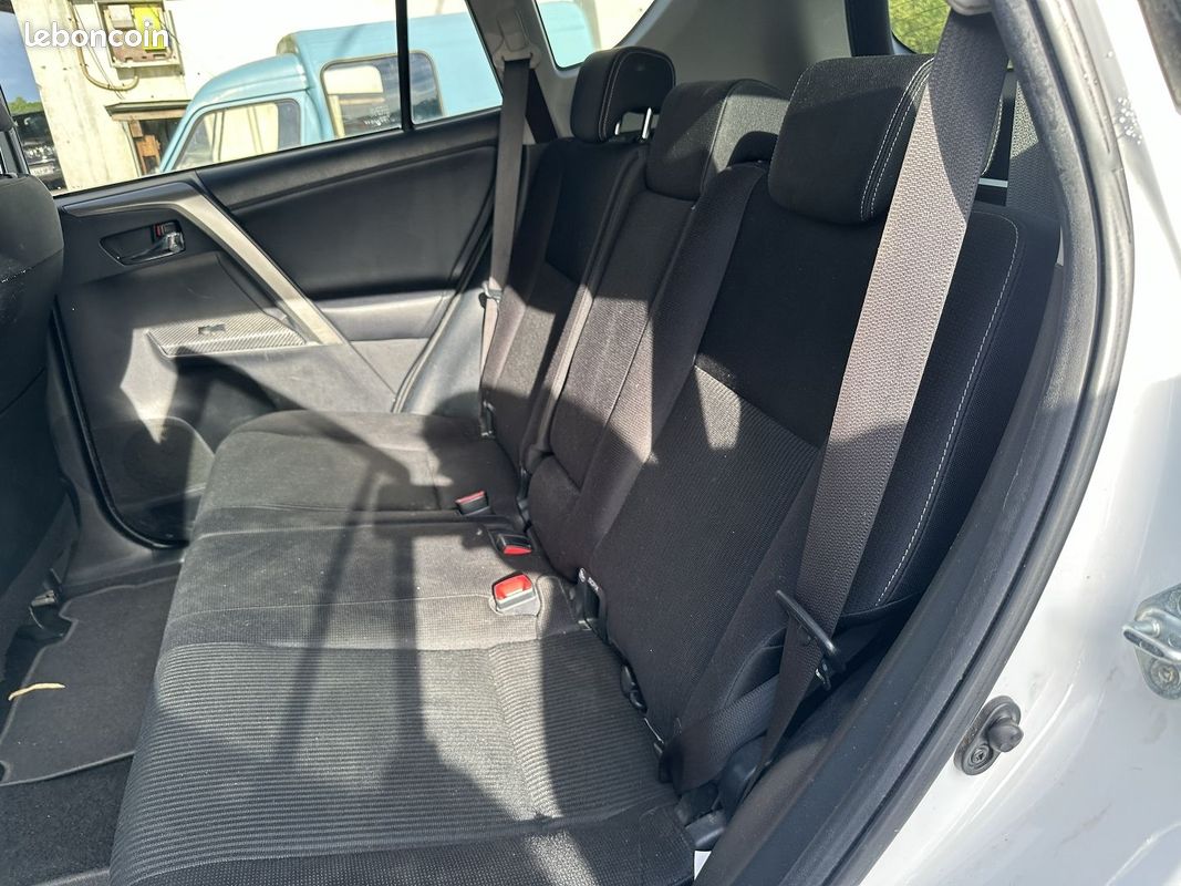Toyota RAV4 124 D-4D LIFE 2WD (image 4)