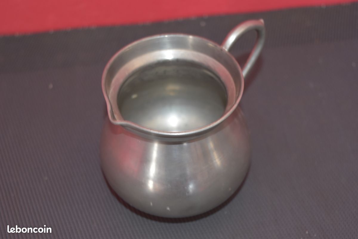 Petite cruche en etain (image 3)