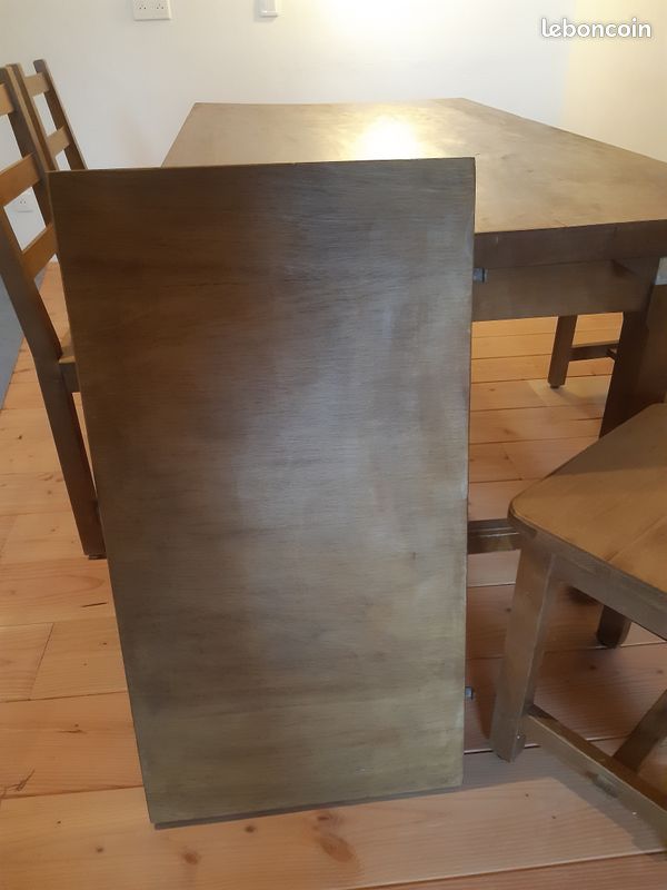 Table et chaises en bois (image 4)