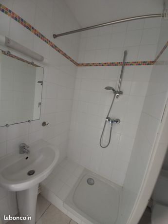Hypercentre studio non meublé, calme, lumineux, rénové 19 m2 — 2