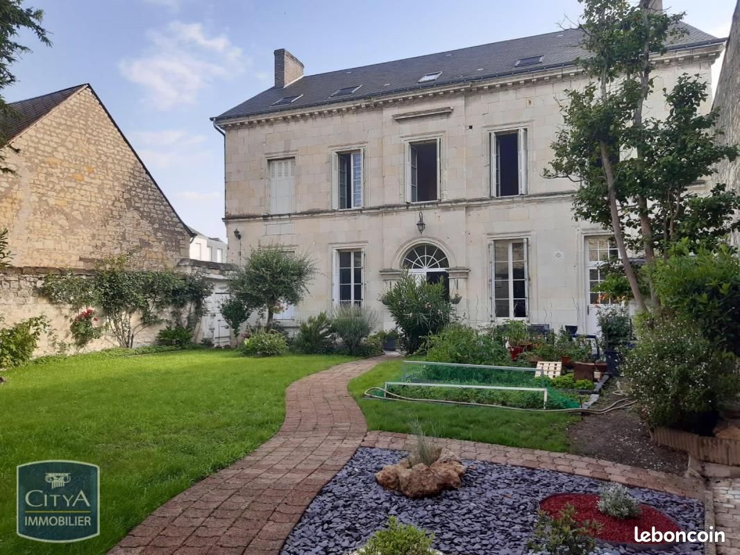 Maison 8 pièces 270 m² · à Bourgueil · 270 m² · 449 900 €