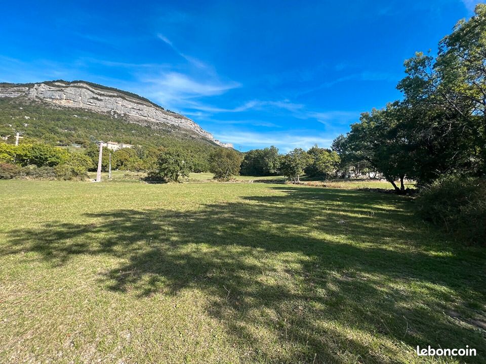 Terrain 1 500 m² Entrepierres · 93 500 €