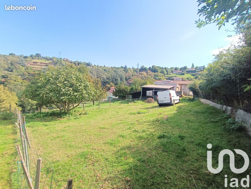 Terrain 1207 m² · à Châteauneuf · 1 207 m² · 135 000 €