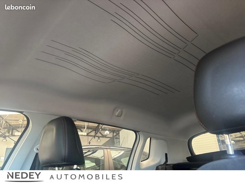 Peugeot 2008 1.2 PureTech 110ch Allure S&S (image 20)