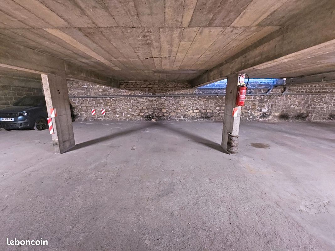 Parking 22 m² · à Bourg-la-Reine · 22 m² · 34 000 €