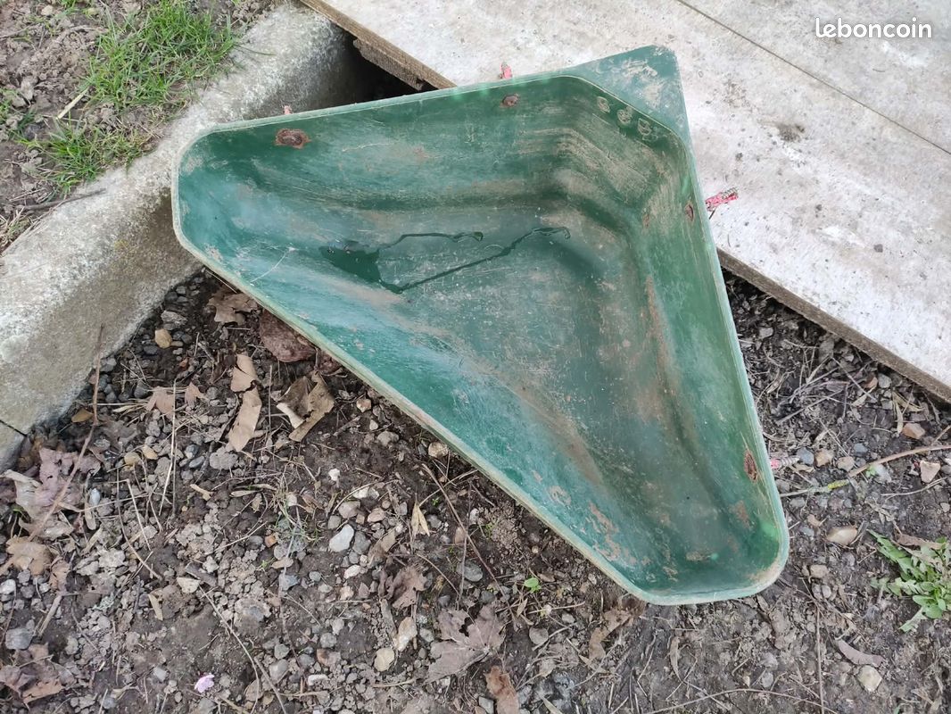 Mangeoire box (image 1)