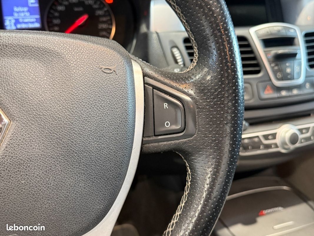 RENAULT LAGUNA ESTATE 2.0 dCi 130 GT 4Control / 3eme MAIN / SUIVI ENTRETIEN COMPLET (image 12)
