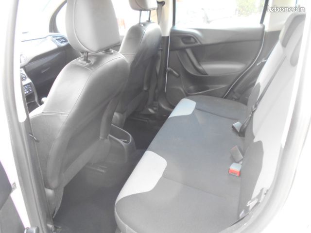 CITROEN C3 HDI ATTRACTION 70 CH 1er MAIN DISTRIBUTON FAIT (image 4)