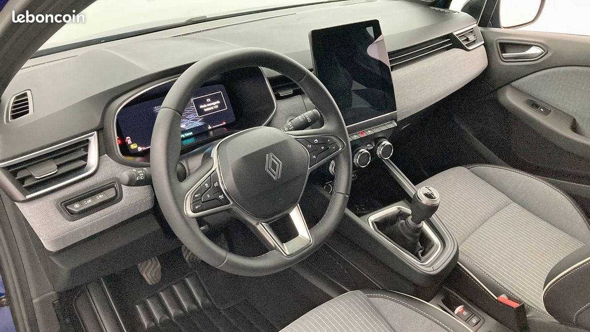 Renault clio tce 90 ch gsr2 techno (image 11)