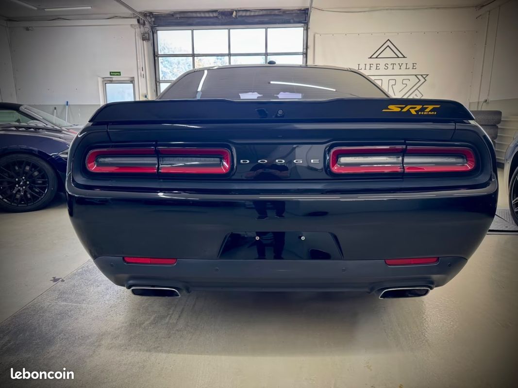 Dodge CHALLENGER R/T 5.7 V8 HEMI 381 ch – Toit ouvrant – CarPlay – Cuir intégral (image 10)