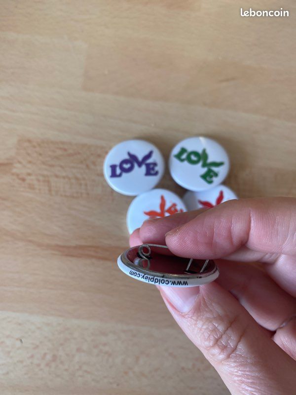 Lot de badges Coldplay (image 2)