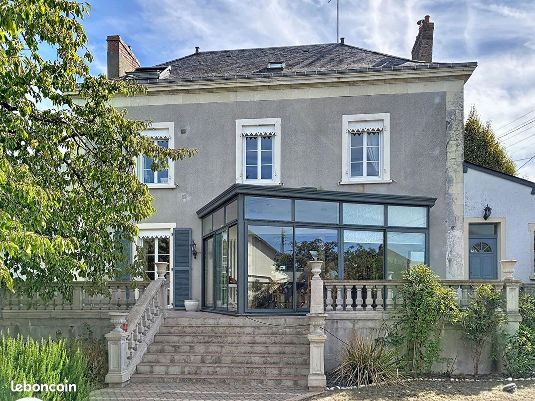 Maison 12 pièces 196 m² · à Château-Gontier-sur-Mayenne · 196 m² · 451 500 €
