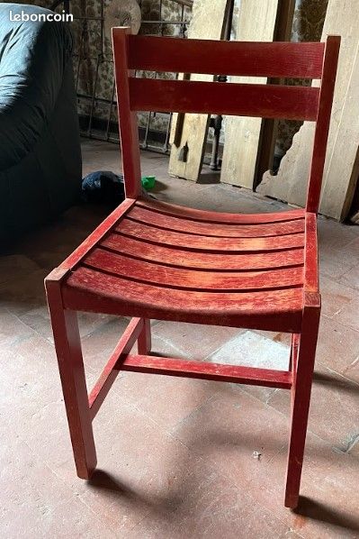 Chaise rouge des années 70 (image 3)