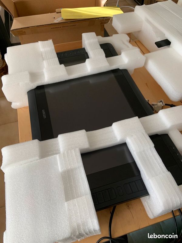 Cintiq Wacom 22HD (image 9)