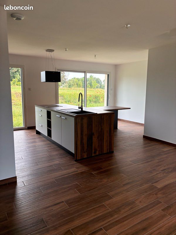 Maison 5 pièces 102 m² · à Escoville · 102 m² · 329 000 €