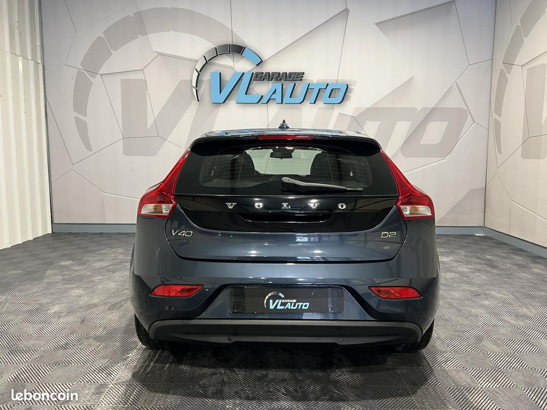 VOLVO V40 D2 120 Geartronic 6 Momentum (image 4)