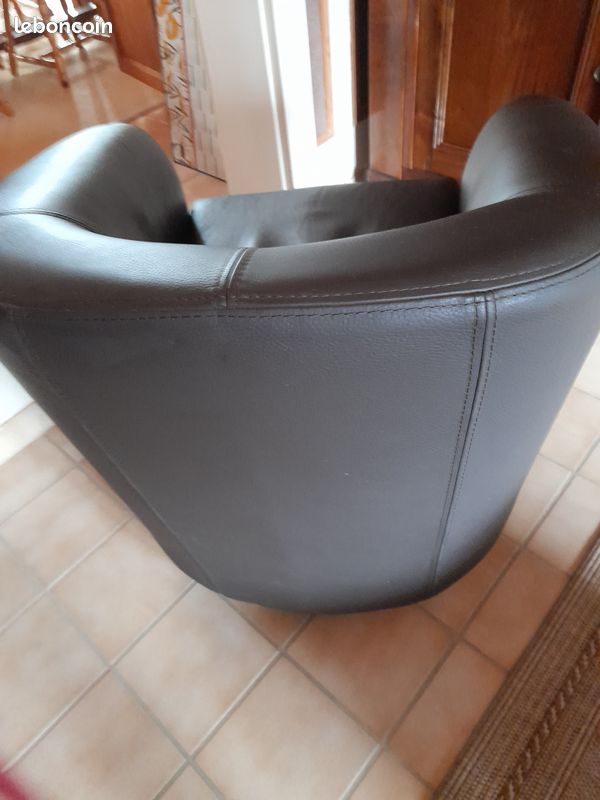 Fauteuil en cuir noir (image 5)
