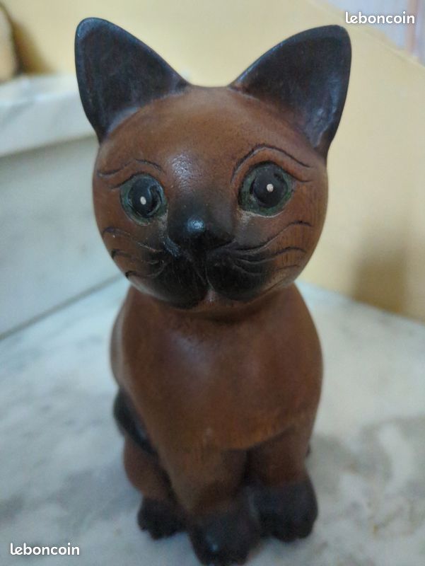 Statue de chat assis en bois sculpté artisanal (image 6)