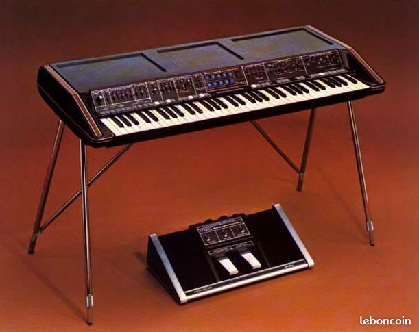 MOOG POLYMOOG AVEC MUTIPEDALE synthétiseur analogique COLLECTOR, PARFAIT ETAT (image 1)