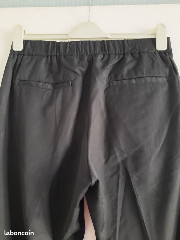 Pantalon Homme couleur noir marque Pull and Bear taille L (image 6)