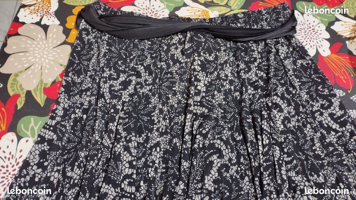 Jupe Noire Bréal Taille 46 – Coupe Droite, Occasion Très Bon état, Pour Femme