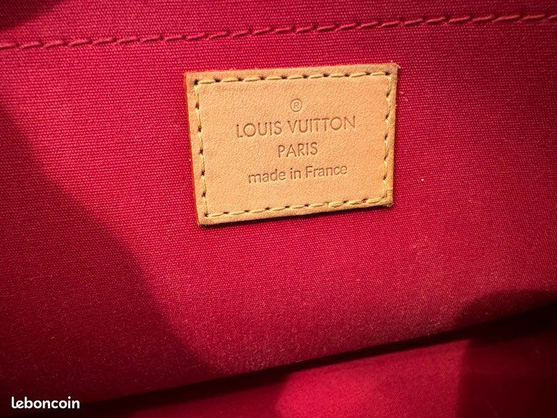 Sac Louis Vuitton Rosewood Avenue Amarrant en cuir vernis rouge (image 3)